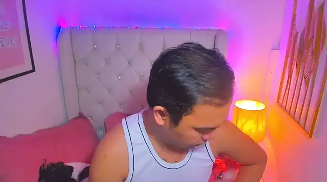 Snapshot of AsianZero chatting on March 10, 2025, 8:06 am AsianZero online show from March 10, 2025, 8:06 am