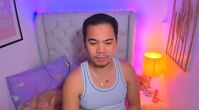 Snapshot of AsianZero chatting on February 19, 2025, 5:06 pm AsianZero online show from February 19, 2025, 5:06 pm