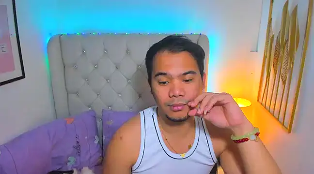 Snapshot of AsianZero chatting on February 25, 2025, 8:21 pm AsianZero online show from February 25, 2025, 8:21 pm