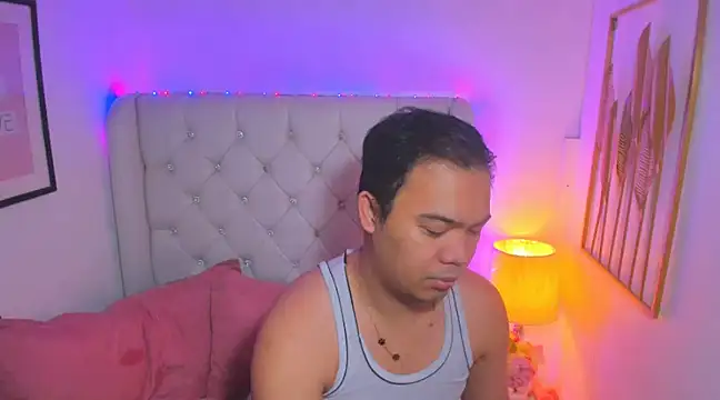 Snapshot of AsianZero chatting on March 7, 2025, 6:13 am AsianZero online show from March 7, 2025, 6:13 am