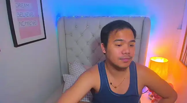 Snapshot of AsianZero chatting on March 19, 2025, 7:38 pm AsianZero online show from March 19, 2025, 7:38 pm