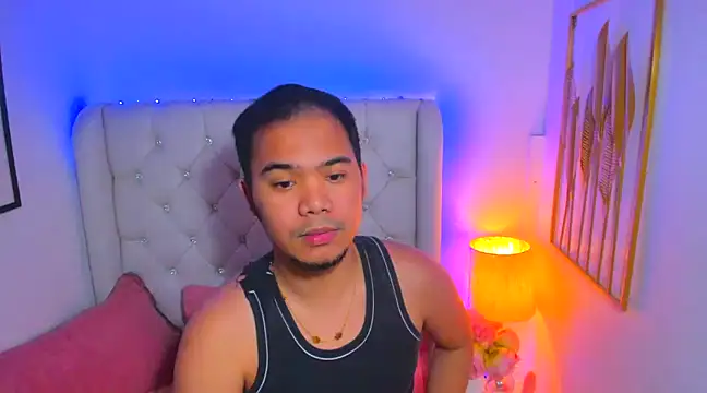 Snapshot of AsianZero chatting on February 7, 2025, 8:42 pm AsianZero online show from February 7, 2025, 8:42 pm