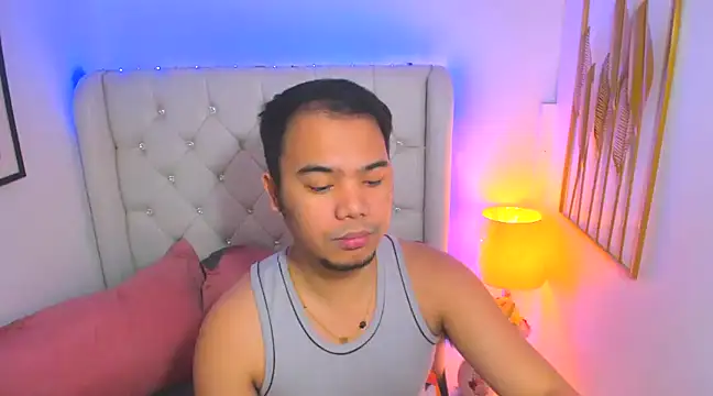 Snapshot of AsianZero chatting on February 6, 2025, 5:30 pm AsianZero online show from February 6, 2025, 5:30 pm