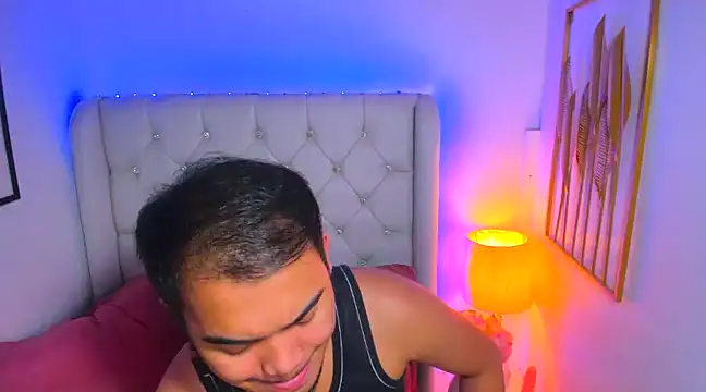 Snapshot of AsianZero chatting on February 8, 2025, 7:15 am AsianZero online show from February 8, 2025, 7:15 am