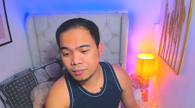 Snapshot of AsianZero chatting on February 14, 2025, 5:25 pm AsianZero online show from February 14, 2025, 5:25 pm