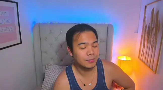 Snapshot of AsianZero chatting on March 20, 2025, 8:19 pm AsianZero online show from March 20, 2025, 8:19 pm