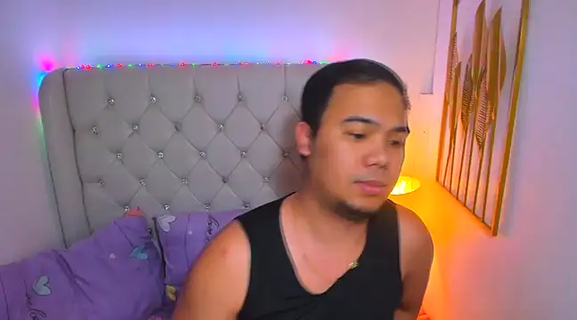 Snapshot of AsianZero chatting on February 23, 2025, 8:33 pm AsianZero online show from February 23, 2025, 8:33 pm