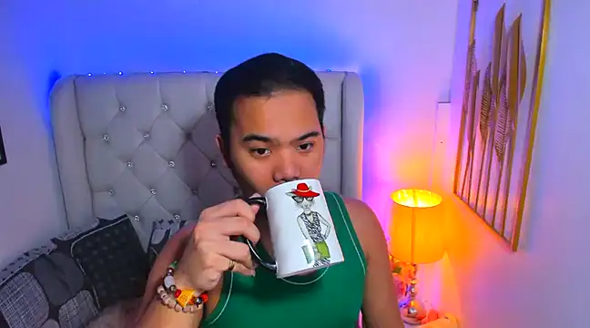 Snapshot of AsianZero chatting on February 13, 2025, 5:33 pm AsianZero online show from February 13, 2025, 5:33 pm