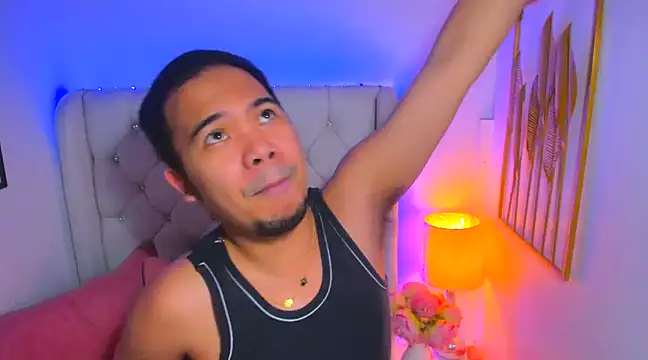 Snapshot of AsianZero chatting on February 7, 2025, 5:18 pm AsianZero online show from February 7, 2025, 5:18 pm