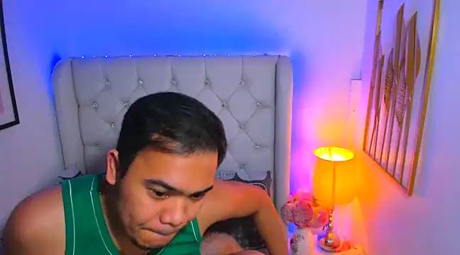 Snapshot of AsianZero chatting on February 13, 2025, 8:34 pm AsianZero online show from February 13, 2025, 8:34 pm