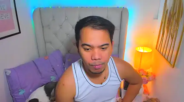 Snapshot of AsianZero chatting on February 25, 2025, 5:19 pm AsianZero online show from February 25, 2025, 5:19 pm