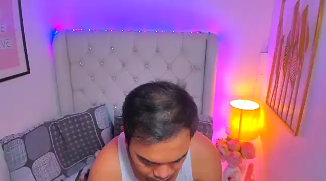 Snapshot of AsianZero chatting on February 15, 2025, 9:17 pm AsianZero online show from February 15, 2025, 9:17 pm