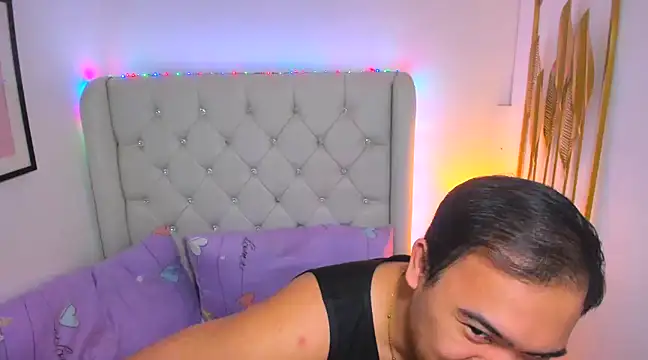 Snapshot of AsianZero chatting on February 23, 2025, 5:18 pm AsianZero online show from February 23, 2025, 5:18 pm