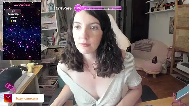 Snapshot of Foxy_c chatting on July 16, 2026, 9:01 pm Foxy c online show from July 16, 2026, 9:01 pm