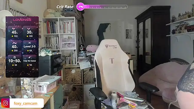 Foxy c online show from April 23, 2026, 8:43 pm