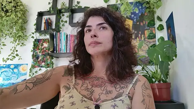 Snapshot of TaliMajesty chatting on June 22, 2026, 5:10 pm TaliMajesty online show from June 22, 2026, 5:10 pm