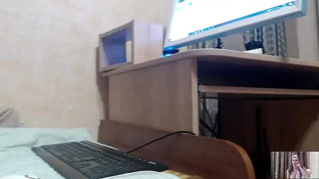 Snapshot of SheLion chatting on April 6, 2026, 5:25 pm SheLion online show from April 6, 2026, 5:25 pm