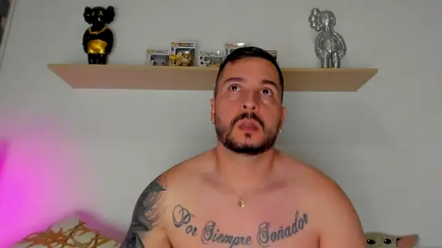 camilo restrepo21 online show from October 15, 2025, 11:35 pm