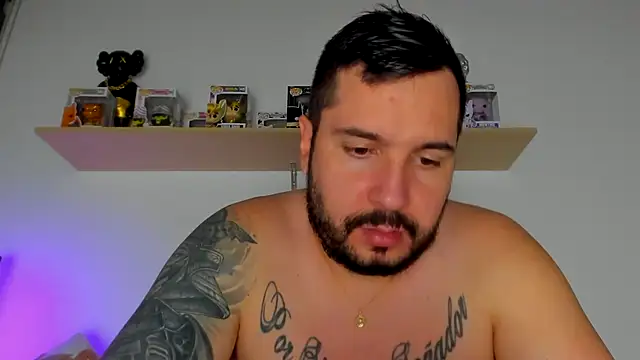 camilo restrepo21 online show from February 15, 2026, 12:11 am