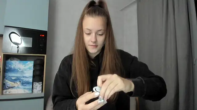 Snapshot of why_again_me chatting on October 11, 2025, 6:09 pm why again me online show from October 11, 2025, 6:09 pm