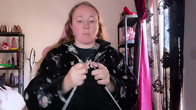 kisicaxx online show from February 11, 2026, 2:28 pm