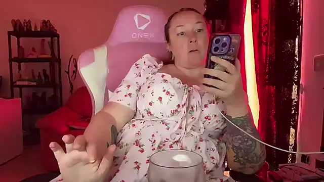 kisicaxx online show from July 7, 2026, 7:23 am