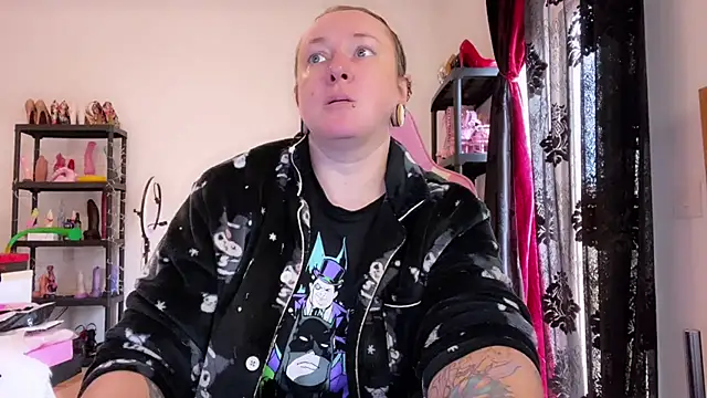 Snapshot of kisicaxx chatting on December 5, 2025, 11:09 am kisicaxx online show from December 5, 2025, 11:09 am