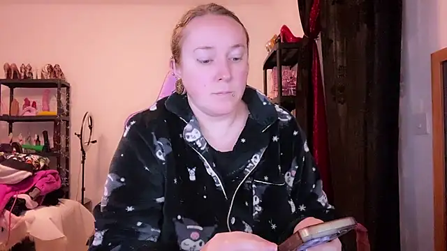 kisicaxx online show from January 10, 2026, 6:47 pm