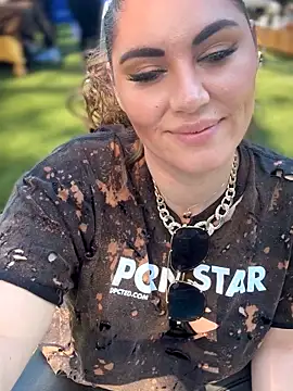 lovely beast online show from March 1, 2026, 9:37 pm