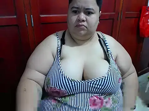 Snapshot of hotlesby4uxxx chatting on June 17, 2026, 1:54 pm hotlesby4uxxx online show from June 17, 2026, 1:54 pm