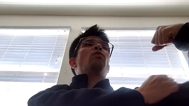 Snapshot of SebastianReiss chatting on April 4, 2026, 9:43 pm SebastianReiss online show from April 4, 2026, 9:43 pm