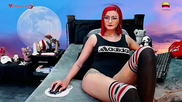 Snapshot of Hanna_Luna chatting on November 26, 2025, 8:14 am Hanna Luna online show from November 26, 2025, 8:14 am