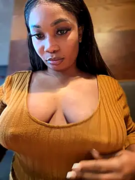Snapshot of __Nessa__ chatting on December 8, 2024, 11:35 am Nessa online show from December 8, 2024, 11:35 am