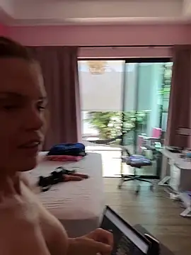 Snapshot of mommyselenafit_ chatting on May 15, 2026, 8:45 am mommyselenafit online show from May 15, 2026, 8:45 am