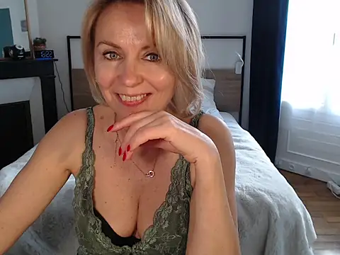 Snapshot of ADreamLady chatting on March 25, 2026, 3:22 pm ADreamLady online show from March 25, 2026, 3:22 pm