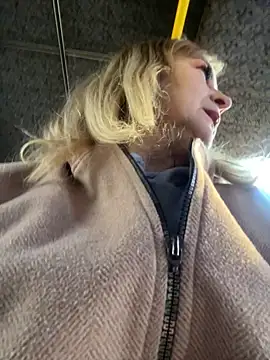 Snapshot of Irina2909@xh chatting on November 24, 2025, 12:27 pm Irina2909xh online show from November 24, 2025, 12:27 pm