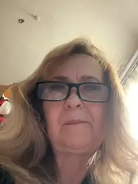 Snapshot of Irina2909@xh chatting on June 7, 2026, 9:25 am Irina2909xh online show from June 7, 2026, 9:25 am