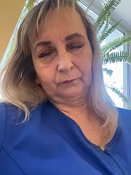 Snapshot of Irina2909@xh chatting on August 3, 2026, 9:26 am Irina2909xh online show from August 3, 2026, 9:26 am