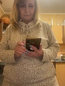 Irina2909xh online show from April 26, 2026, 6:16 pm