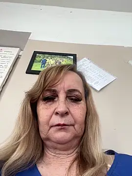 Snapshot of Irina2909@xh chatting on June 15, 2026, 8:47 am Irina2909xh online show from June 15, 2026, 8:47 am