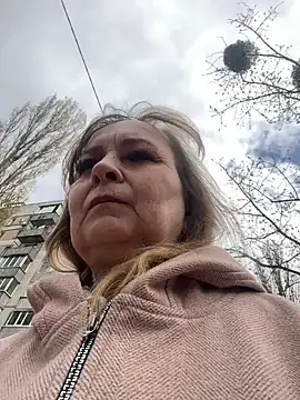 Irina2909xh online show from April 21, 2026, 12:23 pm