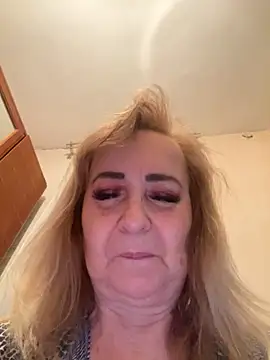 Snapshot of Irina2909@xh chatting on November 2, 2025, 11:32 pm Irina2909xh online show from November 2, 2025, 11:32 pm