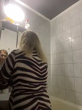 Snapshot of Irina2909@xh chatting on November 7, 2025, 7:13 am Irina2909xh online show from November 7, 2025, 7:13 am