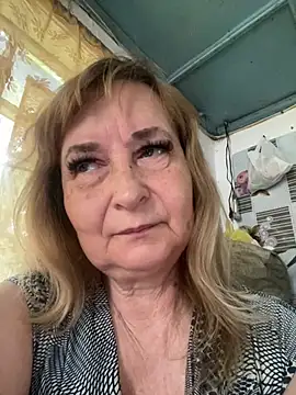 Snapshot of Irina2909@xh chatting on July 4, 2026, 8:10 am Irina2909xh online show from July 4, 2026, 8:10 am