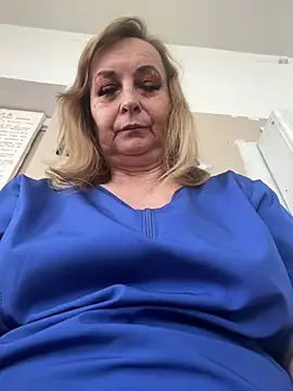Snapshot of Irina2909@xh chatting on June 18, 2026, 9:36 am Irina2909xh online show from June 18, 2026, 9:36 am