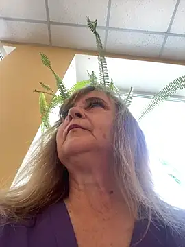 Snapshot of Irina2909@xh chatting on August 4, 2026, 7:46 am Irina2909xh online show from August 4, 2026, 7:46 am