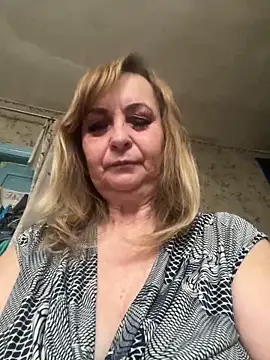 Snapshot of Irina2909@xh chatting on June 13, 2026, 6:00 am Irina2909xh online show from June 13, 2026, 6:00 am
