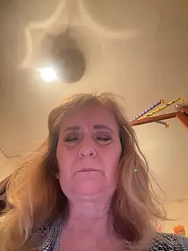 Snapshot of Irina2909@xh chatting on July 18, 2026, 6:05 pm Irina2909xh online show from July 18, 2026, 6:05 pm