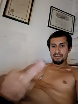 Snapshot of OscarbidD661 chatting on August 1, 2026, 6:44 am OscarbidD661 online show from August 1, 2026, 6:44 am