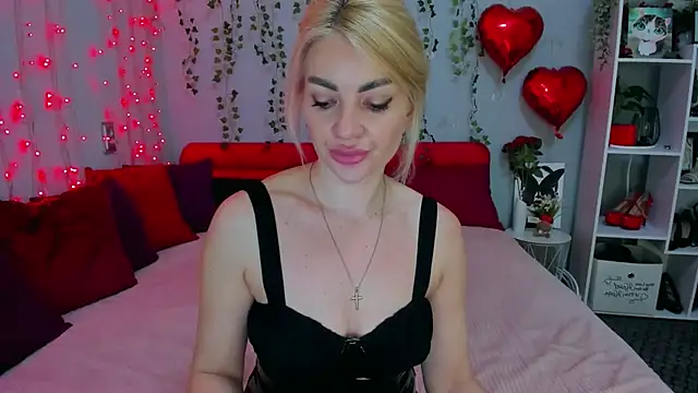 Snapshot of LunaBellucci chatting on April 11, 2026, 7:05 am LunaBellucci online show from April 11, 2026, 7:05 am